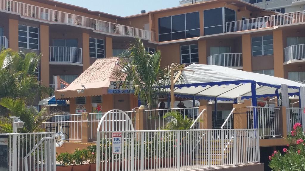 Seaspray Inn Beach Resort Palm Beach Shores Exterior photo