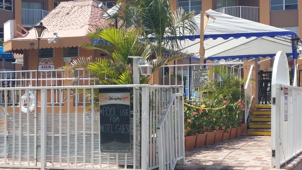 Seaspray Inn Beach Resort Palm Beach Shores Exterior photo
