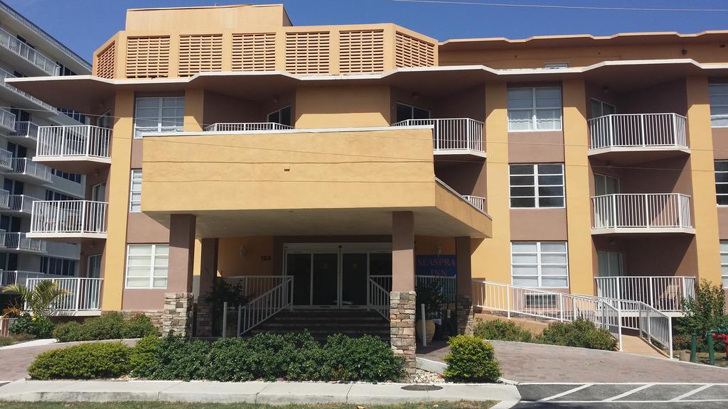 Seaspray Inn Beach Resort Palm Beach Shores Exterior photo