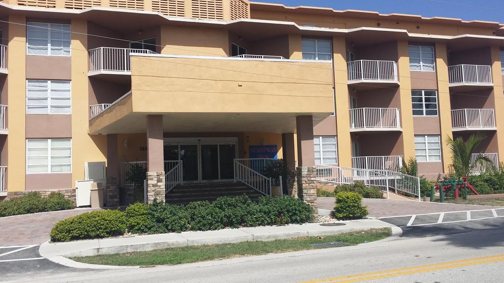 Seaspray Inn Beach Resort Palm Beach Shores Exterior photo