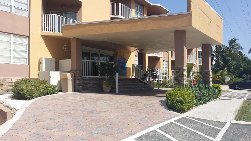 Seaspray Inn Beach Resort Palm Beach Shores Exterior photo