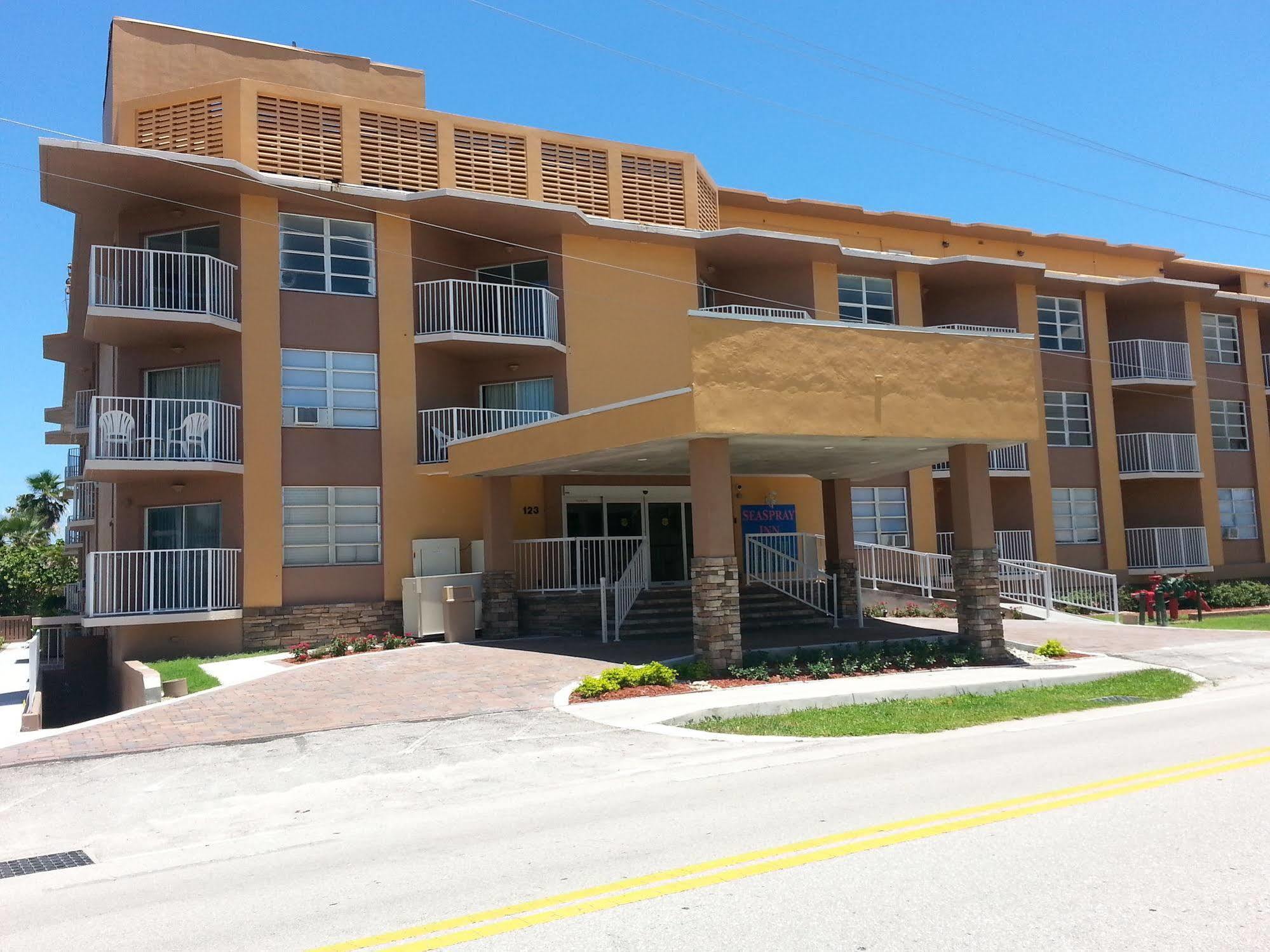 Seaspray Inn Beach Resort Palm Beach Shores Exterior photo